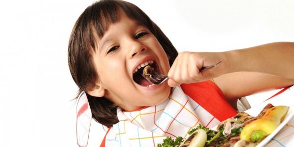 The child eats vegetables in the diet with pancreatitis