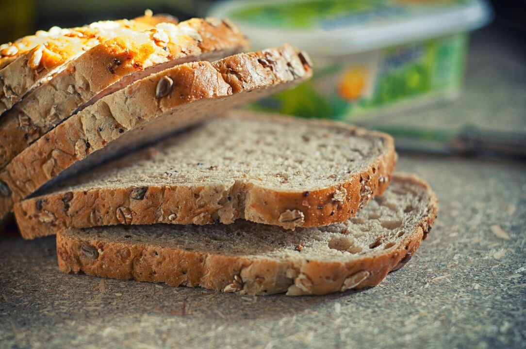 The 4th blood type diet allows you to include whole grain bread in your diet. 